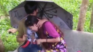 ဘဲတွေ ပစ်ခွာမသွားအောင် ပုလွေမှုတ်ပေး